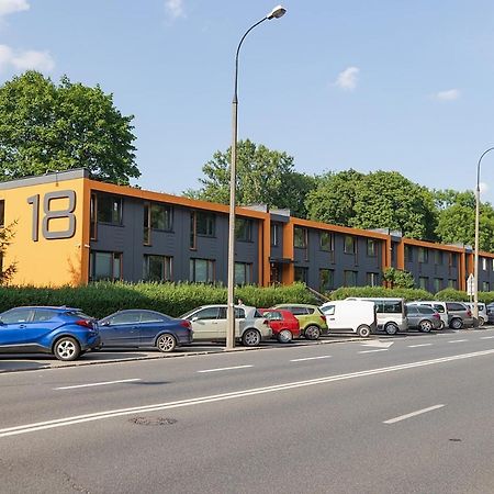 Batorego 18 Blue: Central Mokotów Apartment with Park Views Warsaw Exterior photo