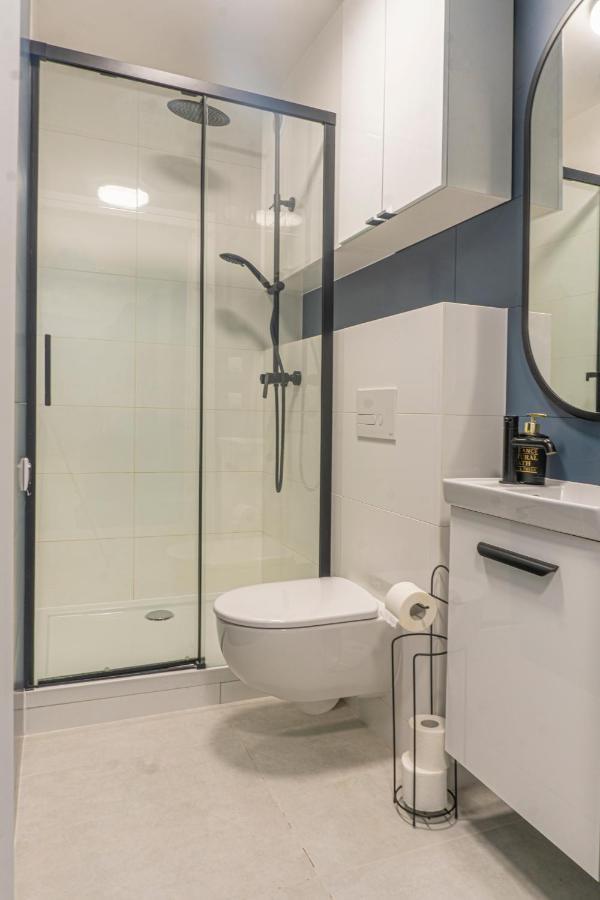 Batorego 18 Blue: Central Mokotów Apartment with Park Views Warsaw Exterior photo